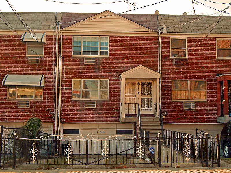 2nd image of 540 Chestnut St