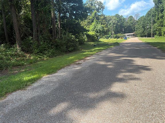 4th image of 278 Holly Dr