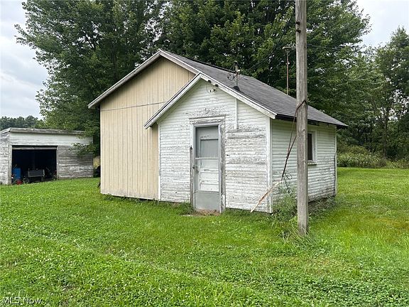 4th image of 21815 Courtney Rd