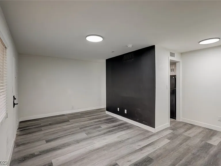 1922 Fairfield Ave #102 — Photo 4