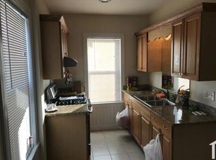 14 Hawley St APT 2, Worcester, MA 01609