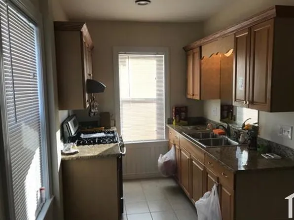 14 Hawley St APT 2, Worcester, MA 01609