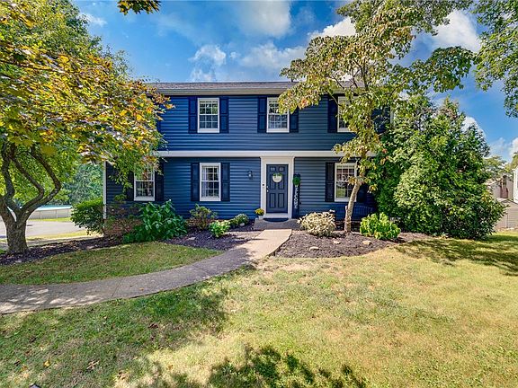 2nd image of 4844 Tremont Dr
