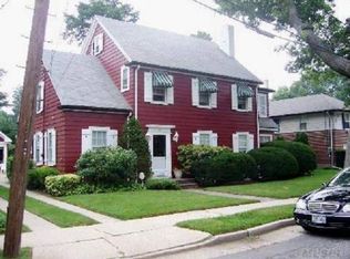 17 Hilton Pl, Hempstead, NY 11550