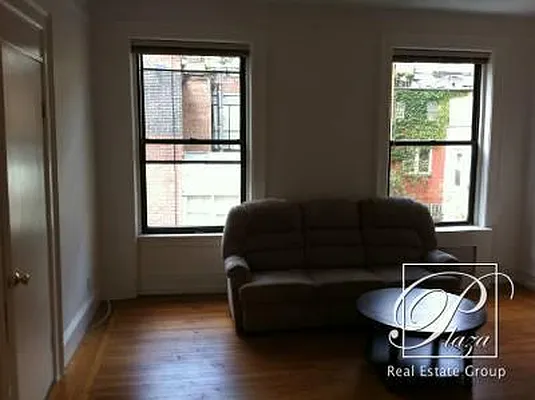 Rented by Plaza Real Estate Group | media 25