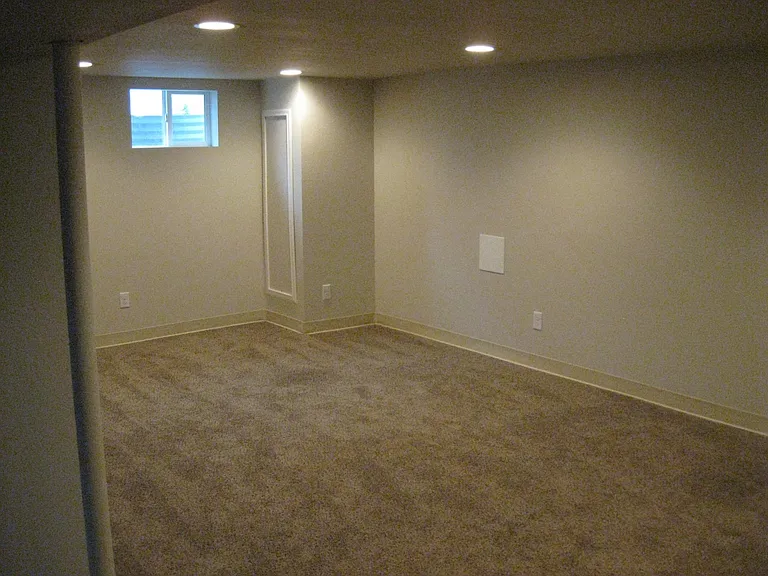 1335 Revere St — Photo 8