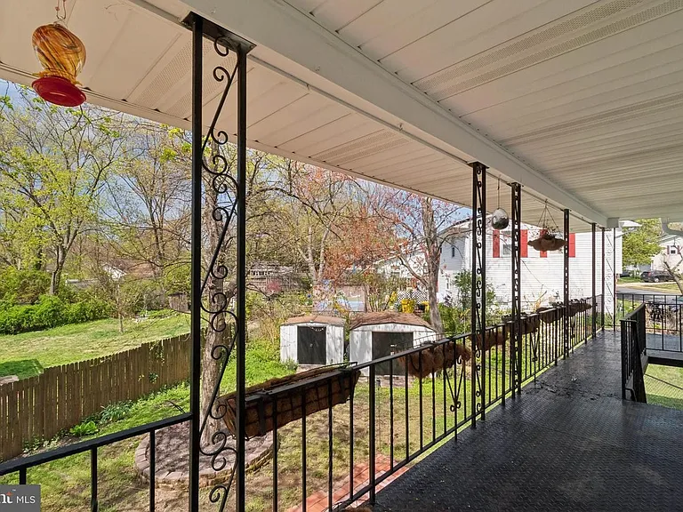 2277 Four Seasons Dr — Photo 4