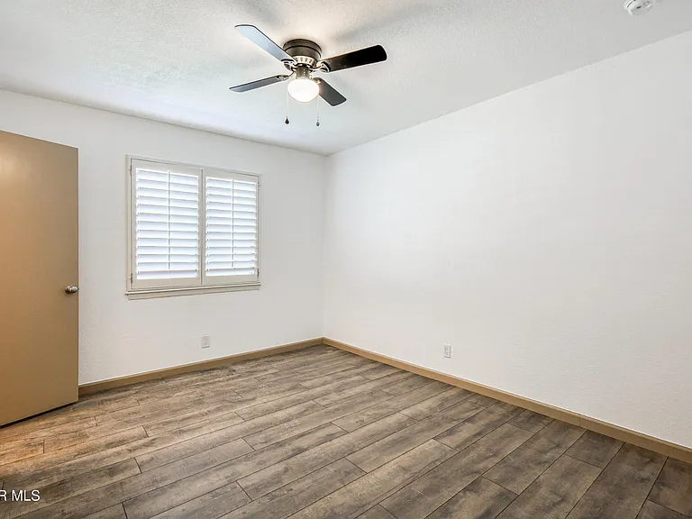 4945 Vista Grande Cir — Photo 18