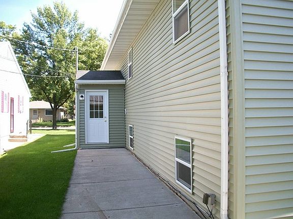 5th image of 824 S 10th St #1