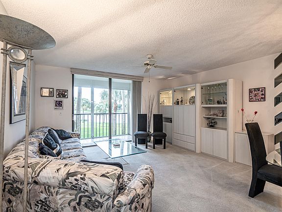 5th image of 5370 Las Verdes Cir APT 210