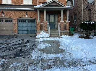 86 Newington Cres, Brampton, ON L6P3E9
