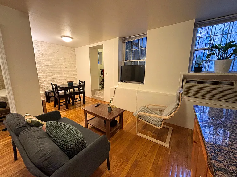 76 Tyler St #B — Photo 2