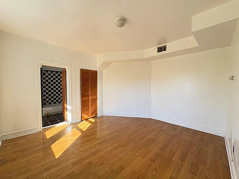 5510 Greene St #2 — Photo 15