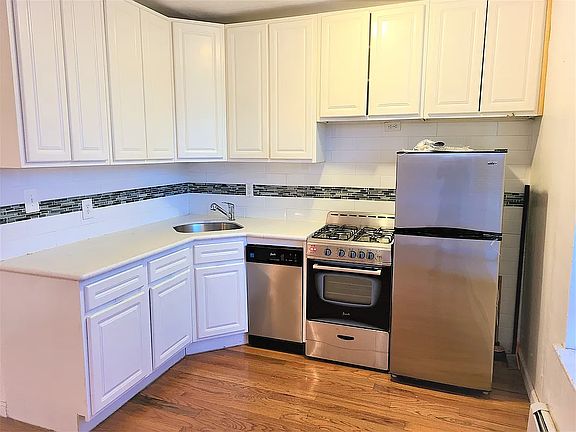 2nd image of 602 44th St APT 1D
