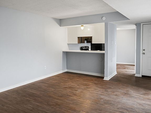 2nd image of 225 W McDowell Rd #G1