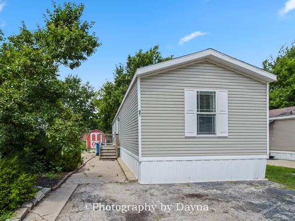 97 Big Chief Dr, Bourbonnais, IL 60914