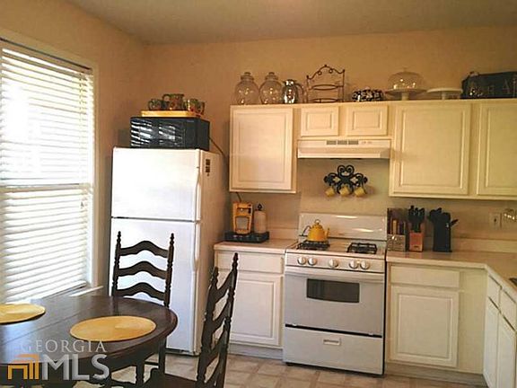 3rd image of 18 Highoak Dr NE #8