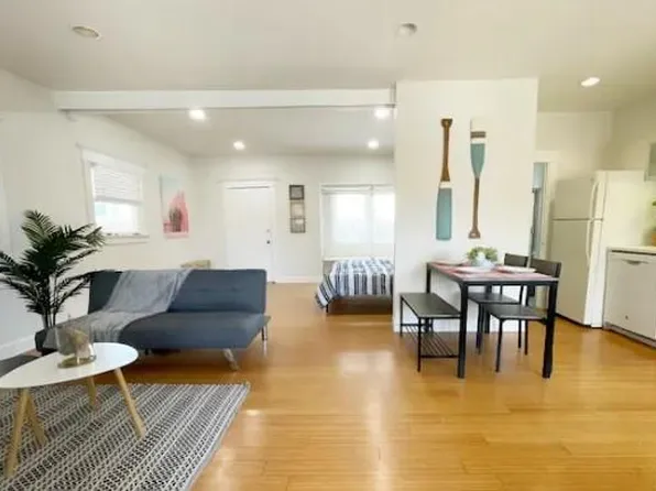 1541 Berkeley St #B, Santa Monica, CA 90404