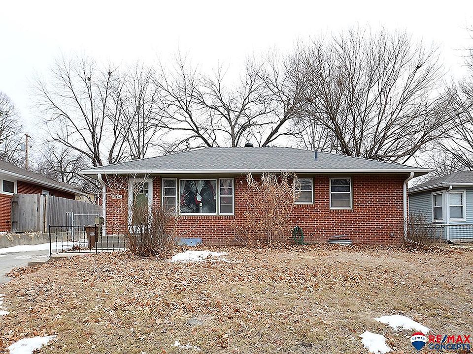 1st image of 2611 S 40th St