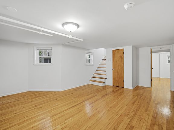 3rd image of 6321 N Hermitage Ave #G