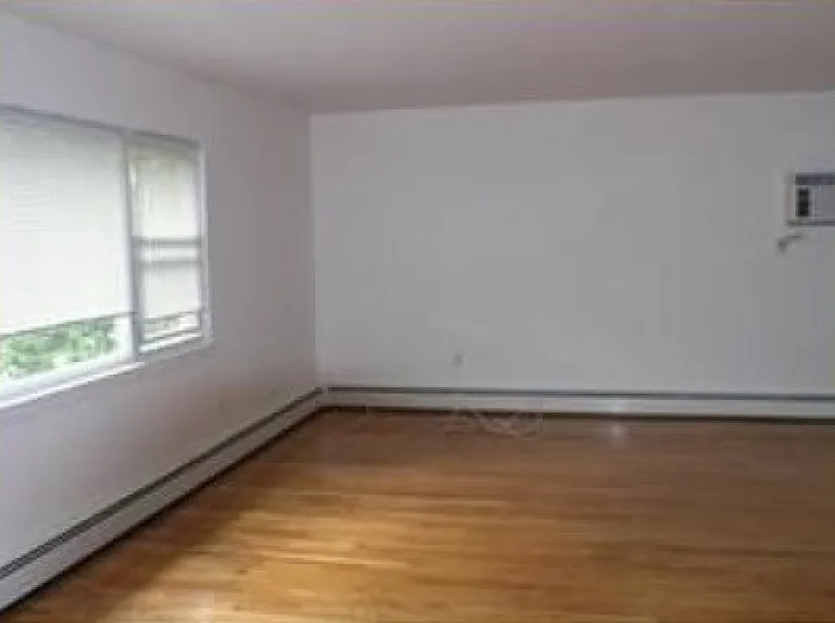 777 Bloomfield Ave — Photo 3