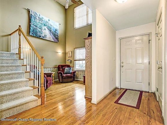 3rd image of 30 Cherrywood Cir #130