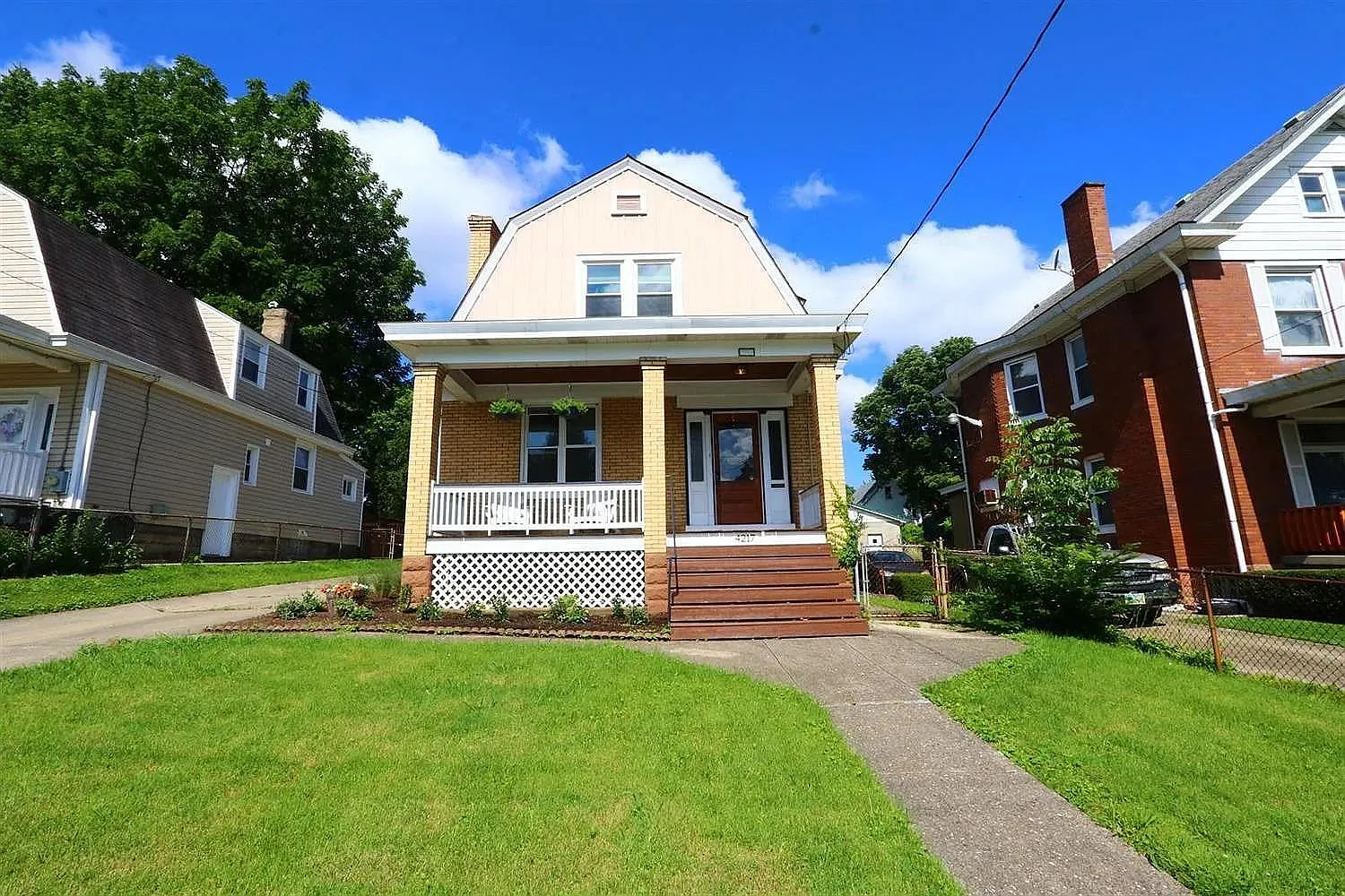 4217 Franklin Ave — Photo 2