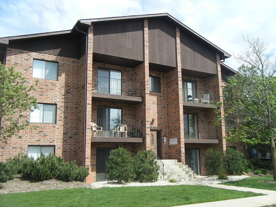 1st image of 1424 N Rock Run Dr APT C2