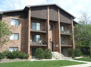 1400 N Rock Run Dr APT D2, Crest Hill, IL 60403