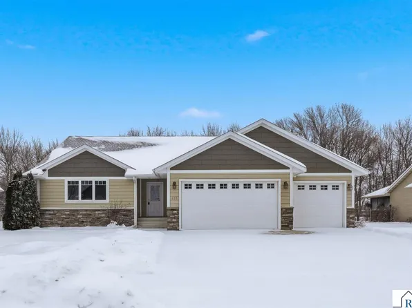 225 Pinehurst Dr, Mankato, MN 56001