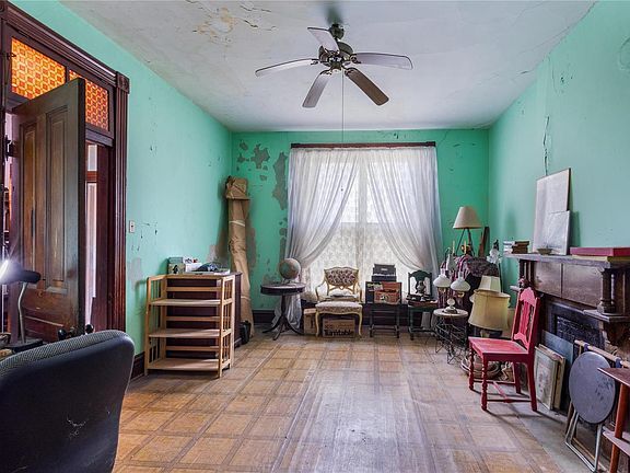 4th image of 2904 Park Ave