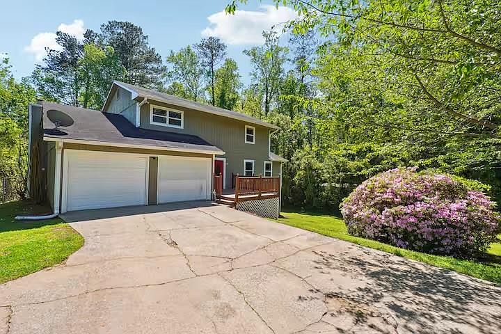 1st image of 230 Chaffin Ridge Trce