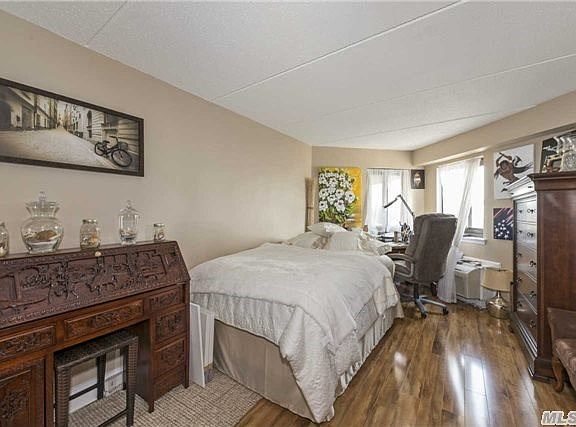 5th image of 725 Miller Ave