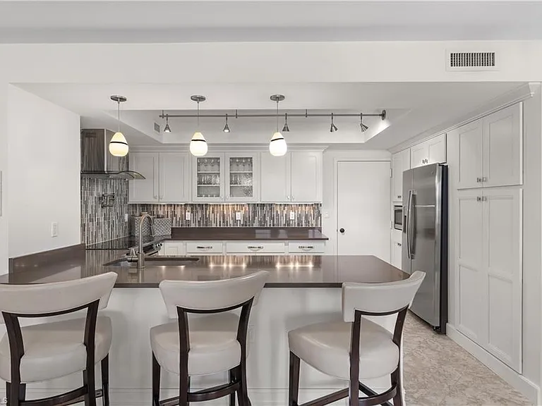 3115 Gulf Shore Blvd N #203S — Photo 11