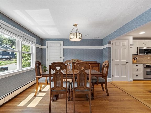 4th image of 55 Fairview St