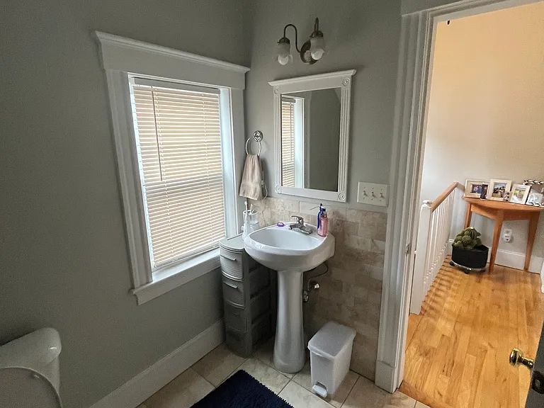 219 W 2nd St #2 — Photo 34