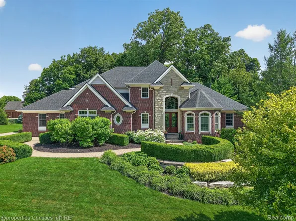 15974 Augusta Ct, Northville, MI 48168