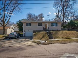 5210 Glenn Ave, Sioux City, IA 51106