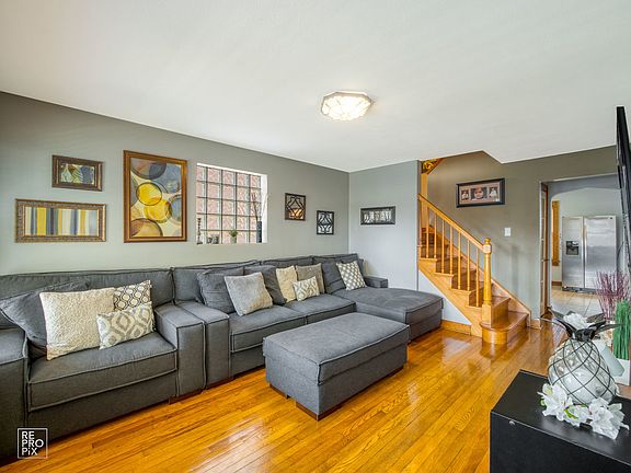 4th image of 3638 Cuyler Ave