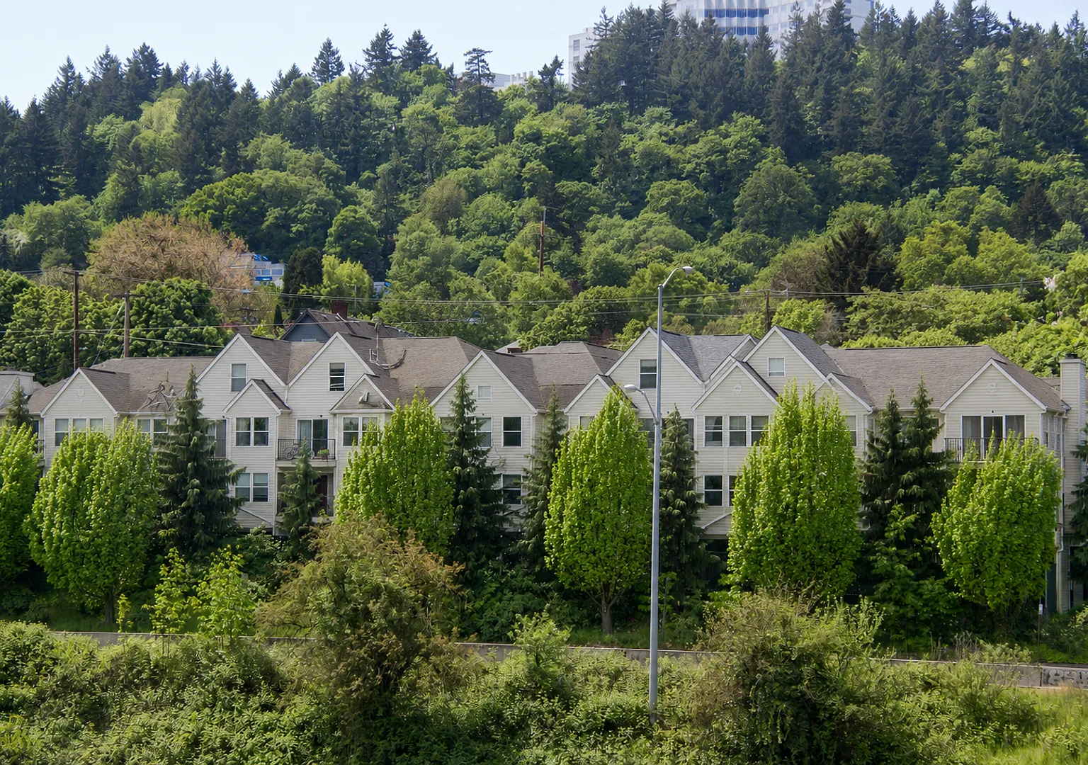 Hoodview Apartments — Photo 2