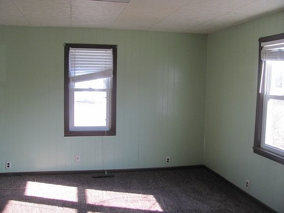 5th image of 107 E McKnight St