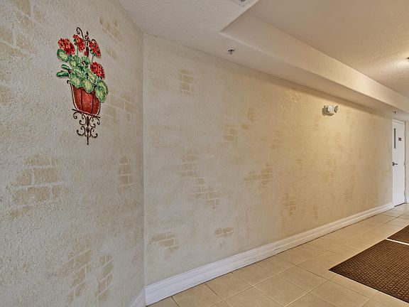 3rd image of 8932 Laguna Ln Unit 301