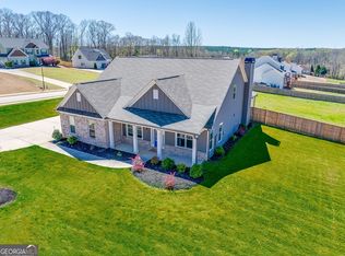729 Valley Dr, Jefferson, GA 30549