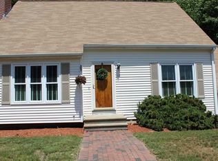 12 Holbrook St, Medway, MA 02053