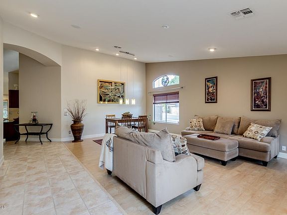 Spacious living room