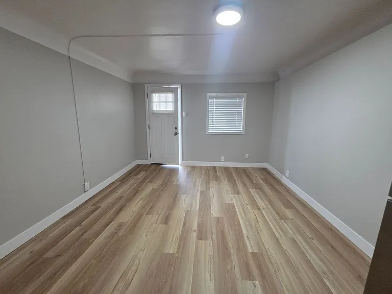 Garden City Flats — Photo 22