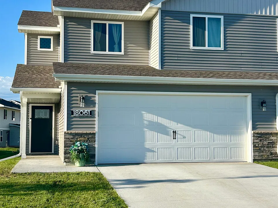 18061 Walnut Cir