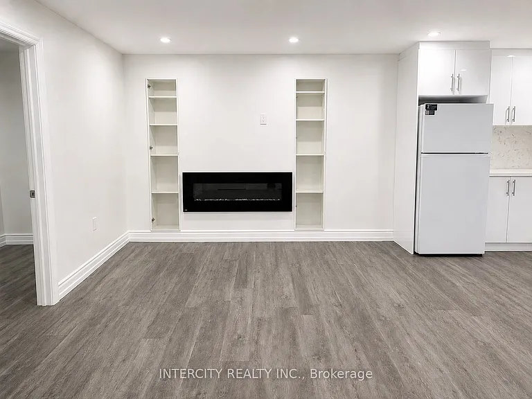 7 Empire Dr #BASEMENT — Photo 3