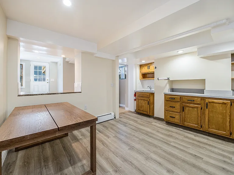 39 N Washington St #1R — Photo 2
