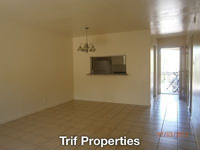 3rd image of 1318 Gardina APT 16